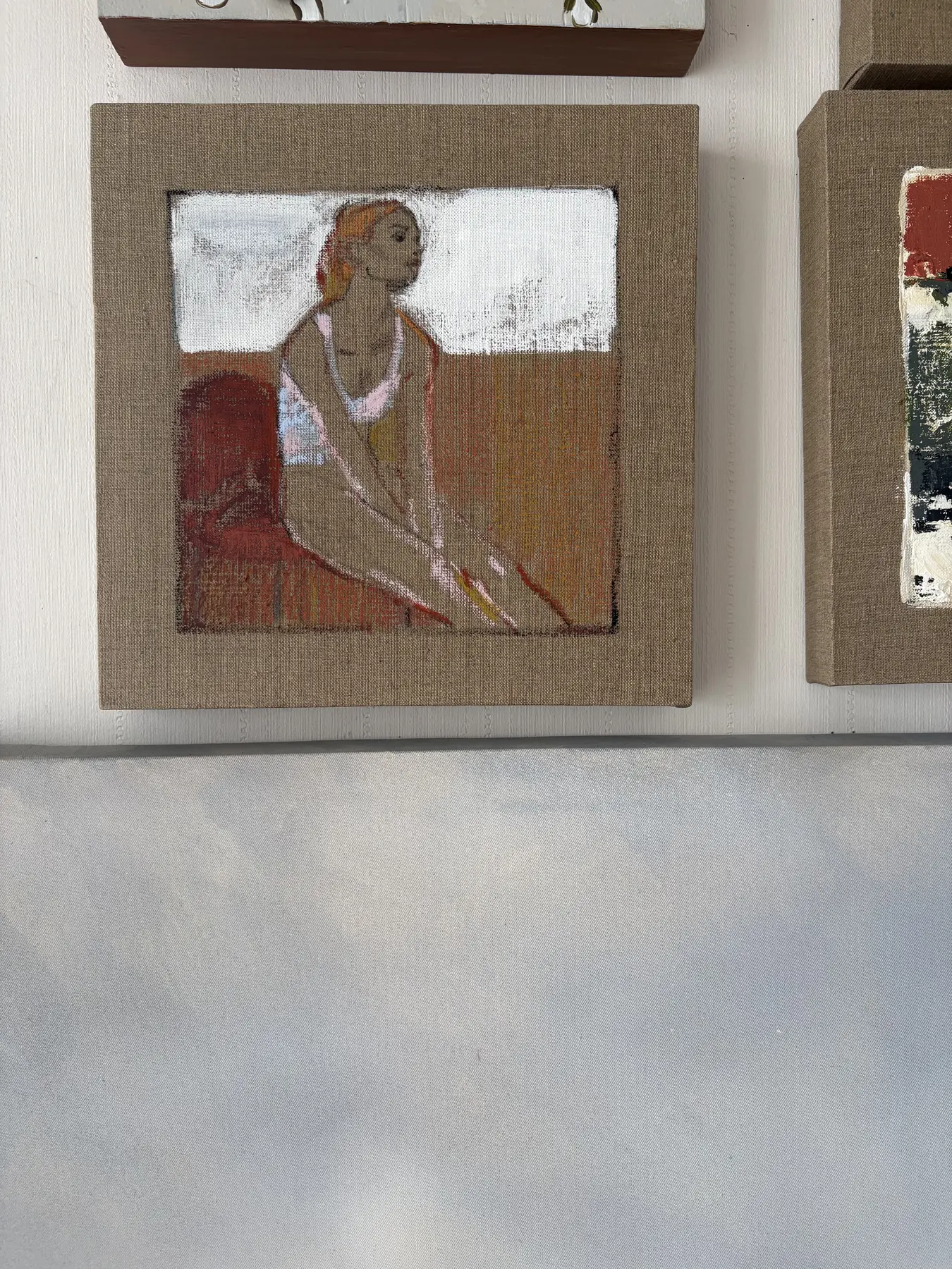 Работа Юлии Третьяковой. Холст, акрил, масляная пастель. 30 × 30 см. Доступна к приобретению.